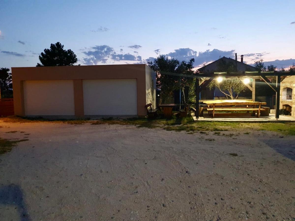 Apartman Petar Ražanac Εξωτερικό φωτογραφία