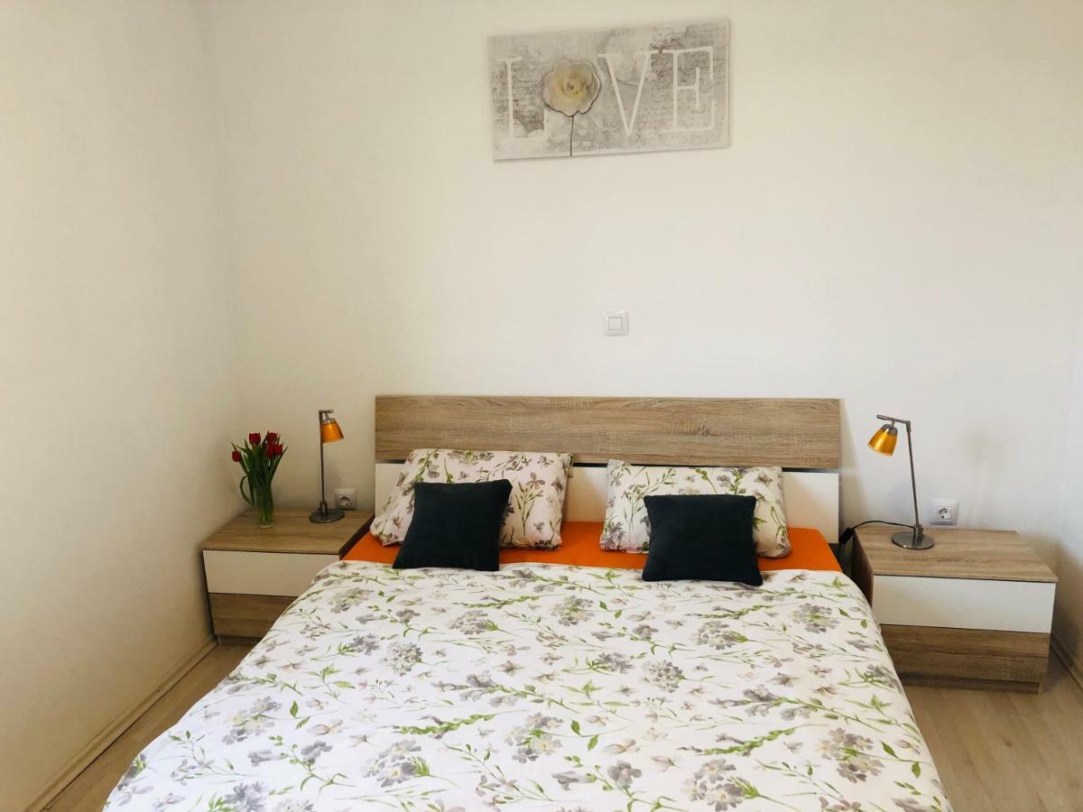 Apartman Petar Ražanac Εξωτερικό φωτογραφία