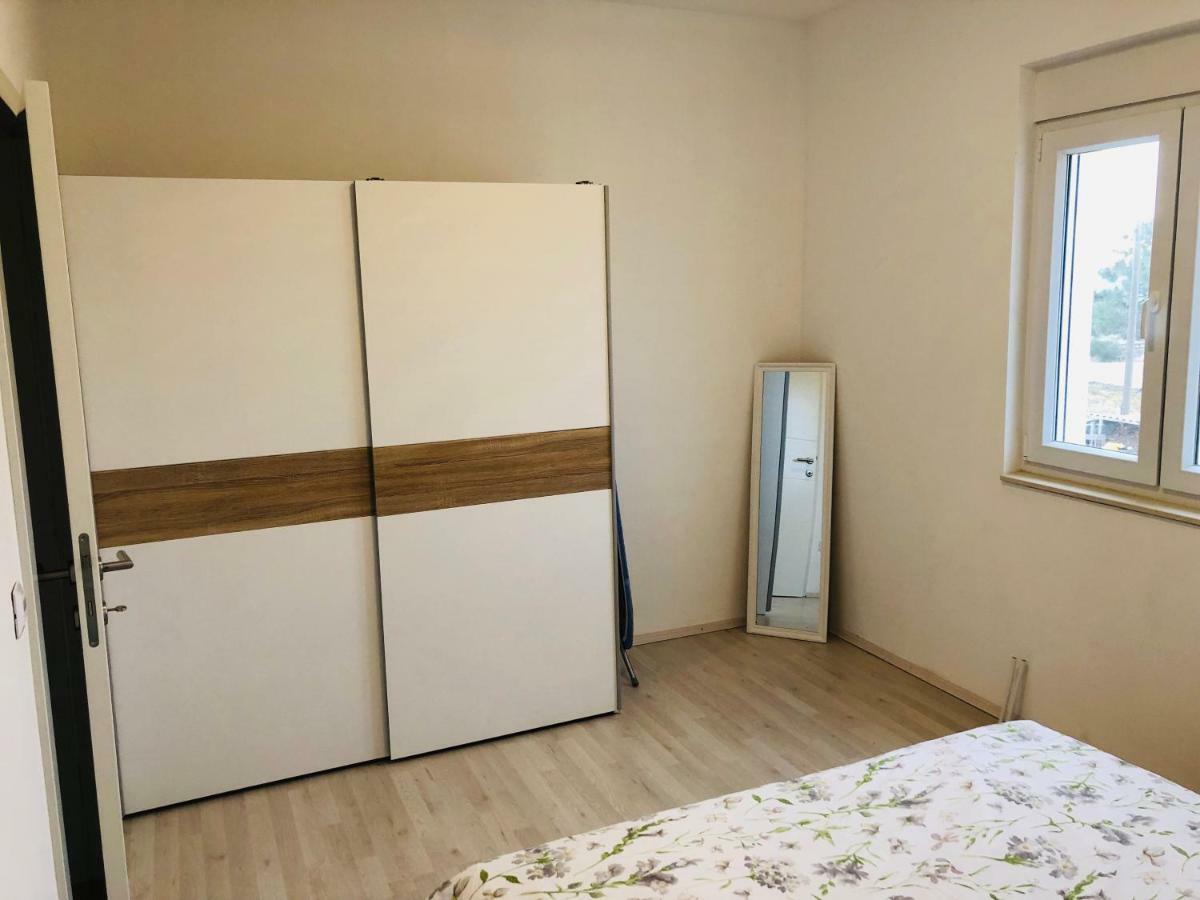 Apartman Petar Ražanac Εξωτερικό φωτογραφία
